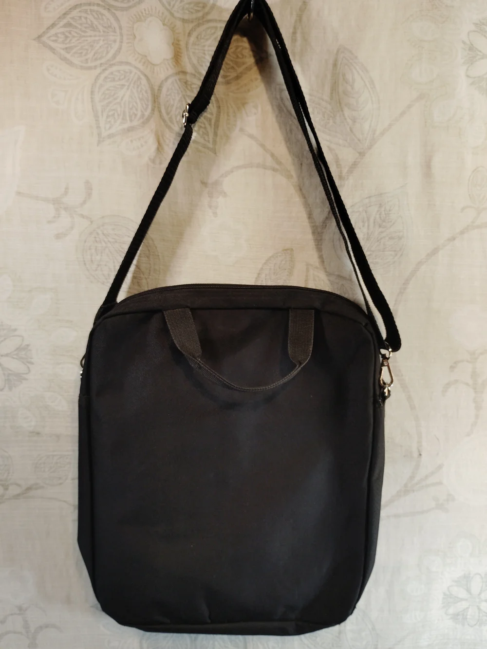 Elegance Stylish Black  Laptop/Messenger Bag W/Shoulder Strap